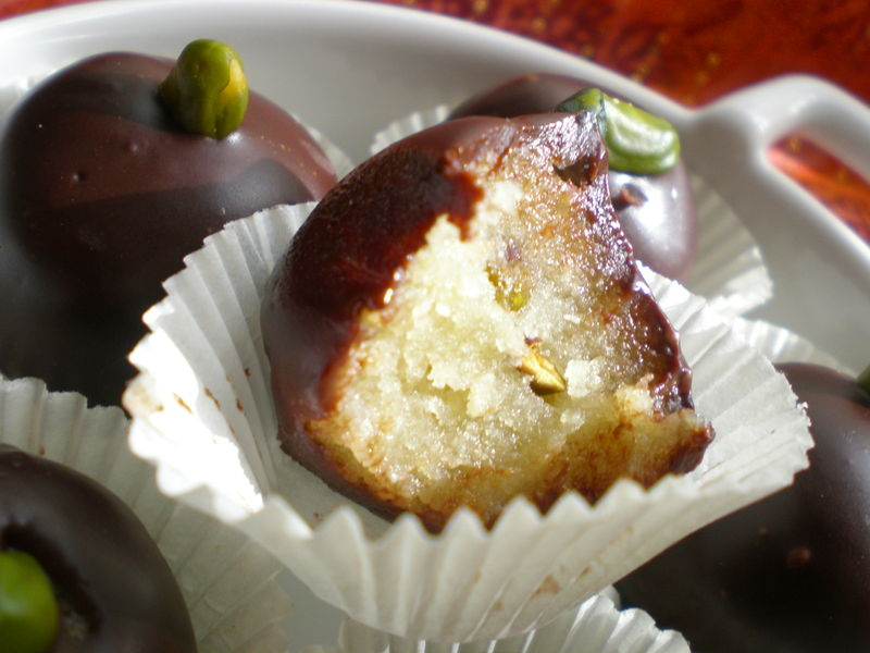 Chocolate Almond Delights: A Sweet & Crunchy Treat